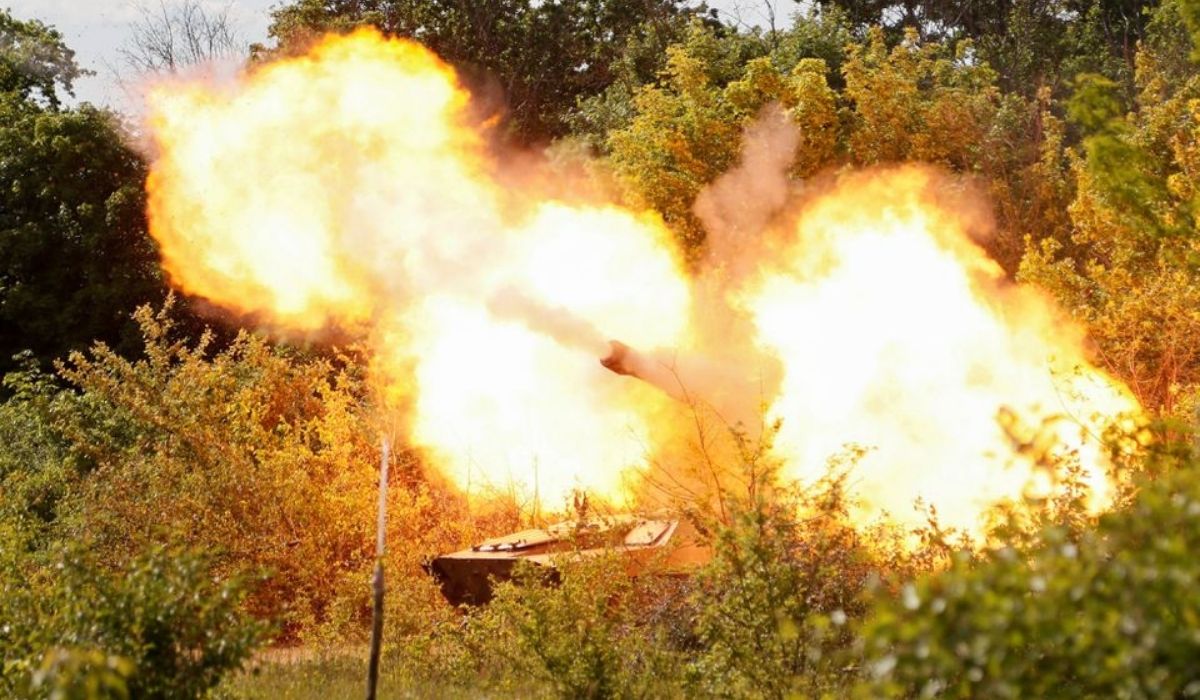 Ukrainian defenders hold out in Donbas city under heavy fire